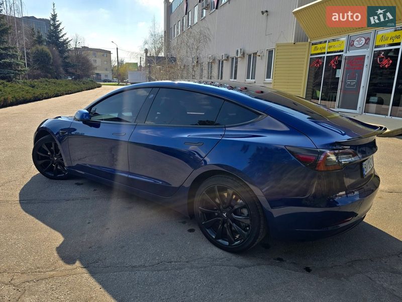 Седан Tesla Model 3 2019 в Полтаві