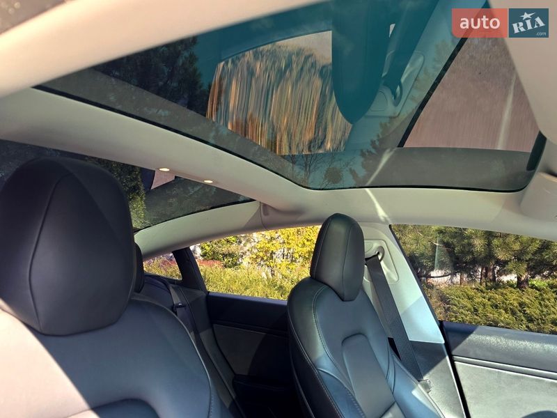 Седан Tesla Model 3 2019 в Полтаве