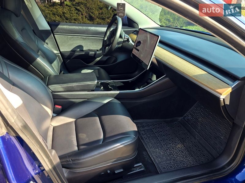 Седан Tesla Model 3 2019 в Полтаве