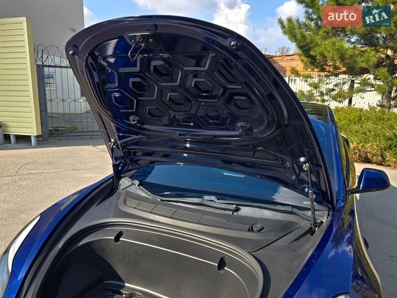 Седан Tesla Model 3 2019 в Полтаві