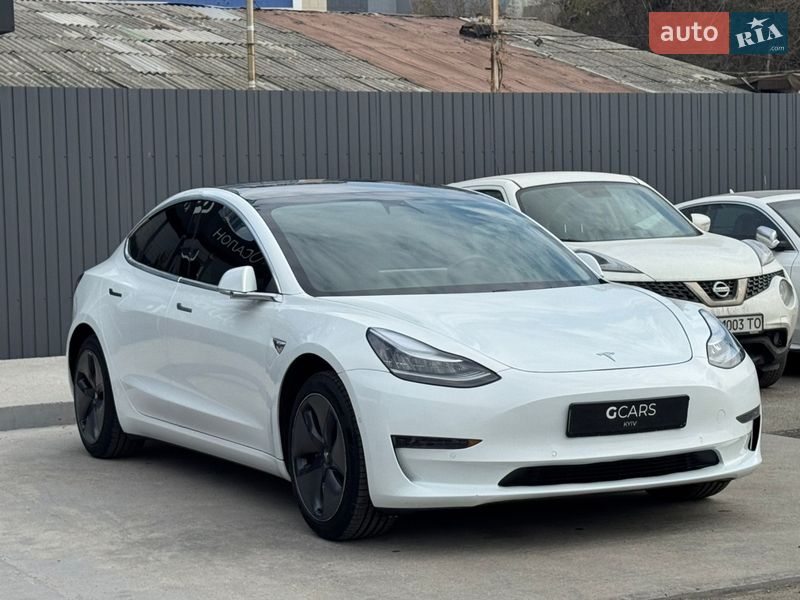 Седан Tesla Model 3 2019 в Киеве
