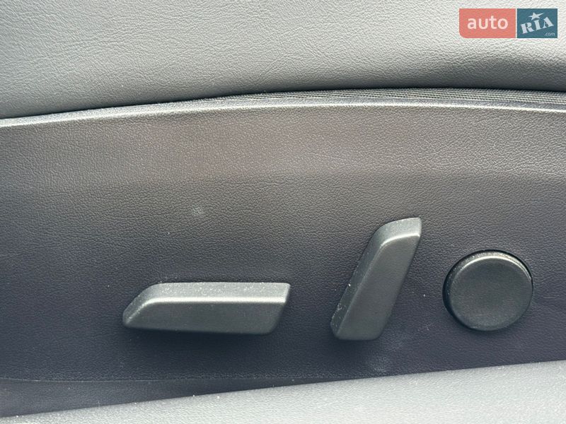 Седан Tesla Model 3 2019 в Киеве