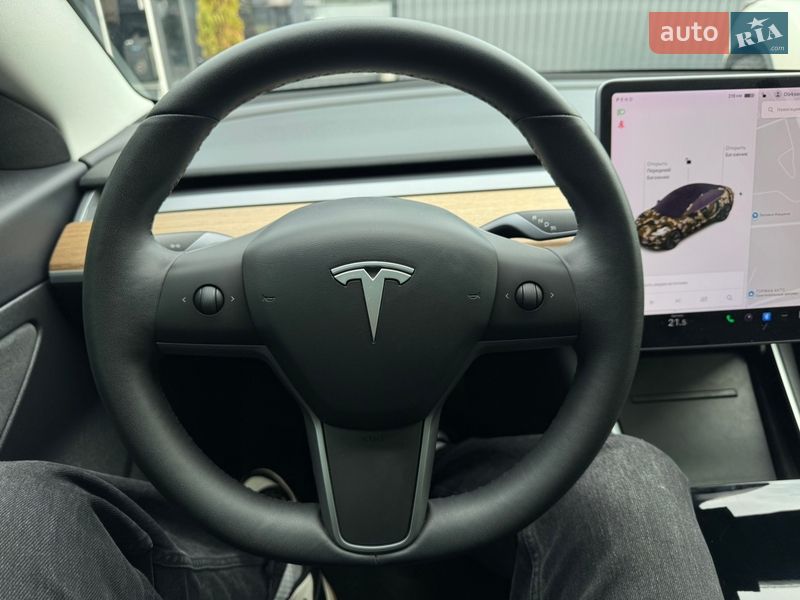 Седан Tesla Model 3 2019 в Киеве