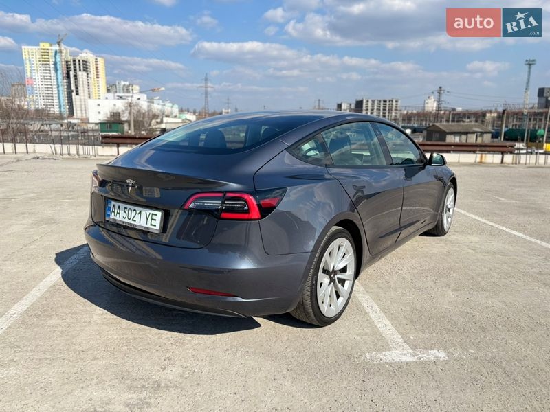 Седан Tesla Model 3 2022 в Киеве