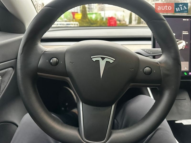 Седан Tesla Model 3 2019 в Житомирі