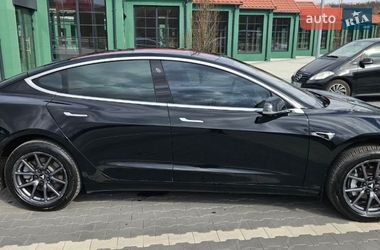Седан Tesla Model 3 2018 в Ирпене