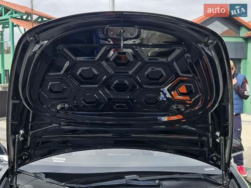 Седан Tesla Model 3 2018 в Ирпене