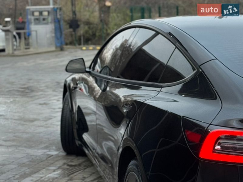 Седан Tesla Model 3 2022 в Одесі