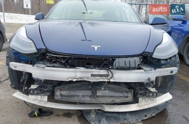 Седан Tesla Model 3 2023 в Киеве