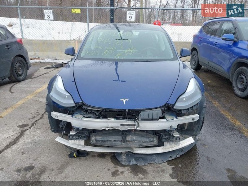 Седан Tesla Model 3 2023 в Киеве