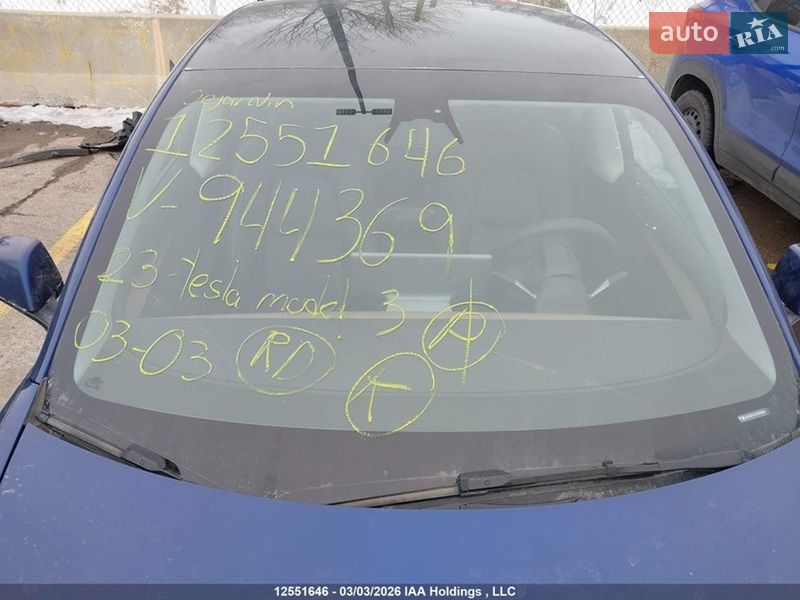 Седан Tesla Model 3 2023 в Киеве
