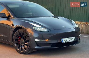 Седан Tesla Model 3 2021 в Коростене