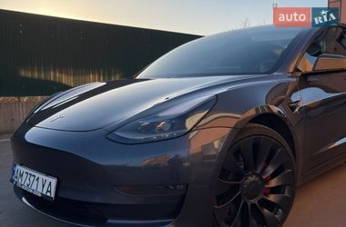 Седан Tesla Model 3 2021 в Коростене
