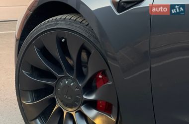 Седан Tesla Model 3 2021 в Коростене