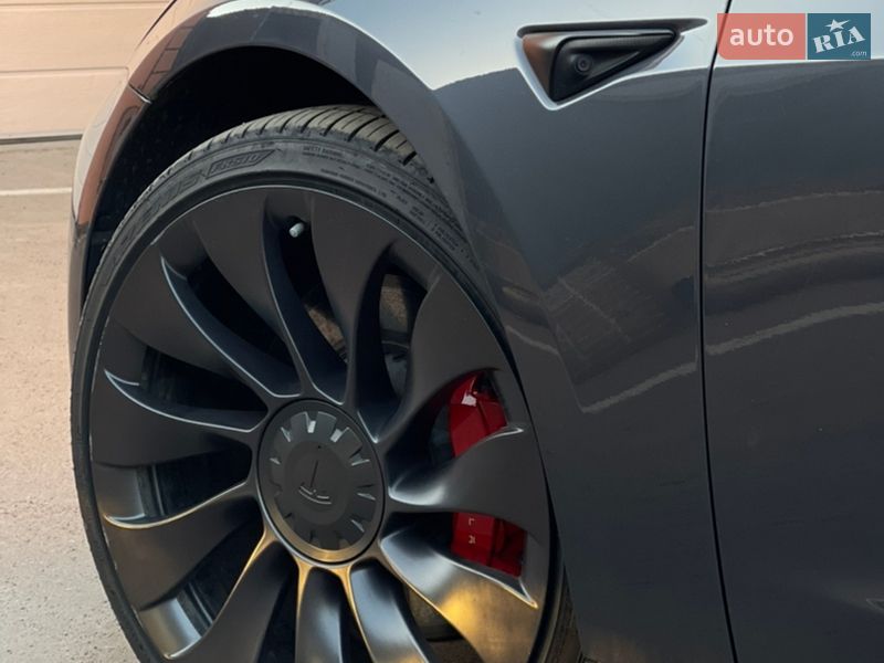 Седан Tesla Model 3 2021 в Коростені
