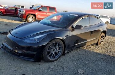 Седан Tesla Model 3 2023 в Києві
