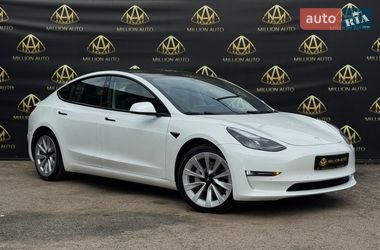 Седан Tesla Model 3 2022 в Києві