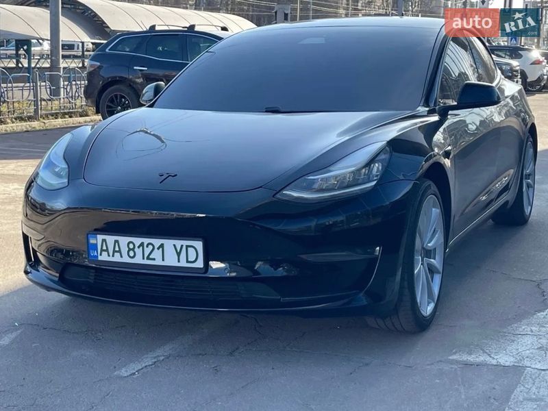 Седан Tesla Model 3 2019 в Киеве