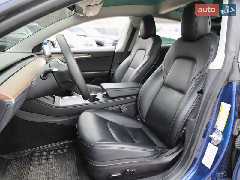 Седан Tesla Model 3 2022 в Харкові
