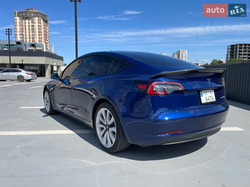 Седан Tesla Model 3 2018 в Києві