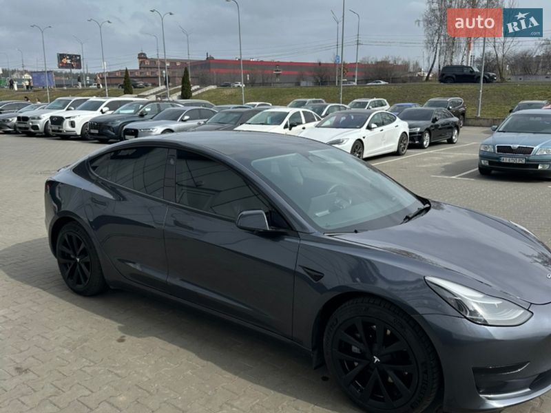Седан Tesla Model 3 2022 в Києві