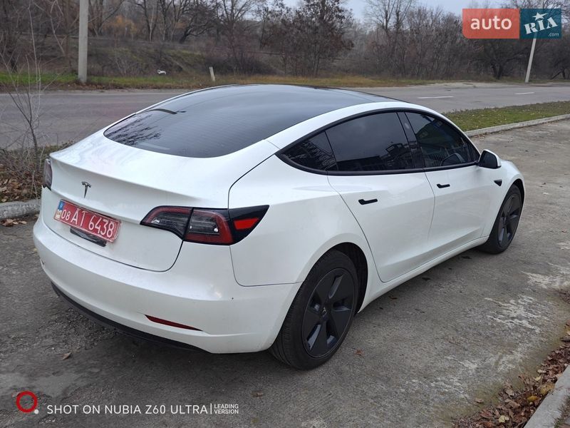 Седан Tesla Model 3 2023 в Кременчуці