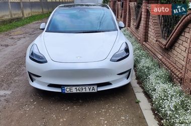 Седан Tesla Model 3 2023 в Чернівцях