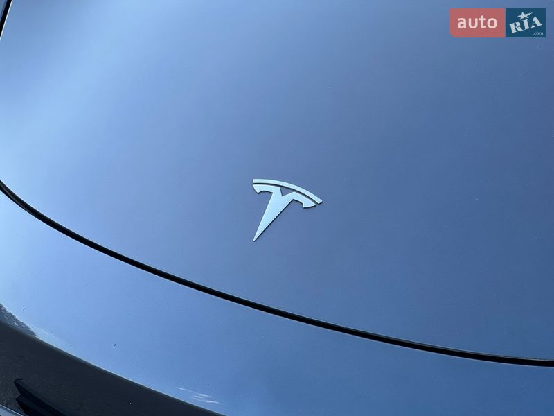 Седан Tesla Model 3 2020 в Рівному
