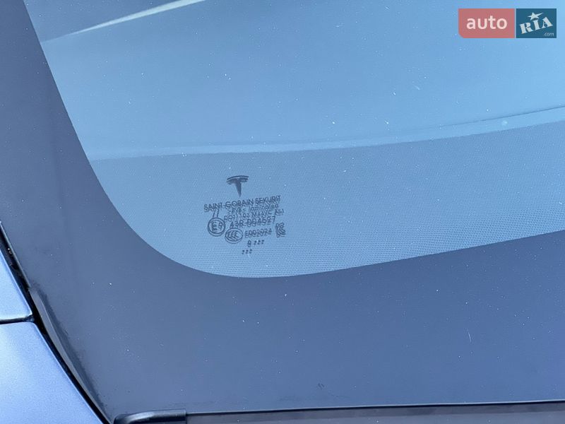 Седан Tesla Model 3 2020 в Рівному