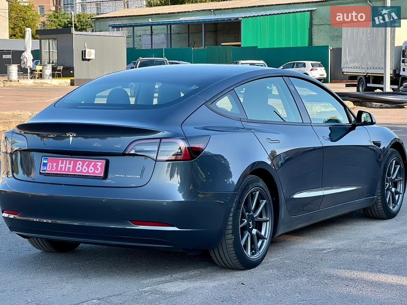 Седан Tesla Model 3 2020 в Рівному