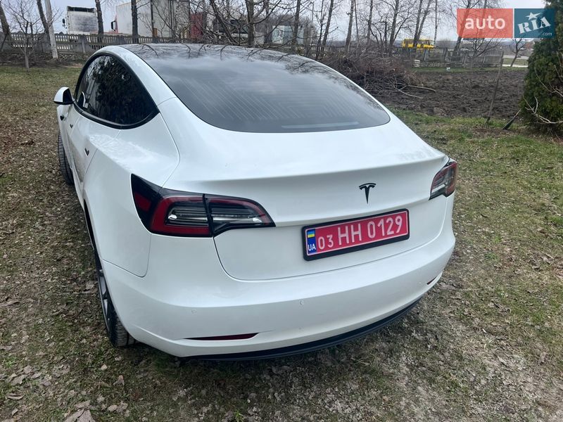 Седан Tesla Model 3 2020 в Збаражі
