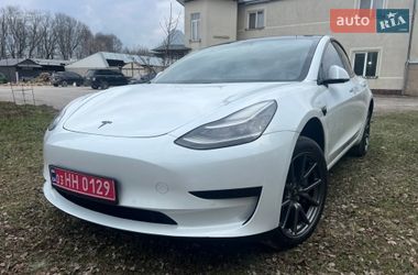 Седан Tesla Model 3 2020 в Збаражі