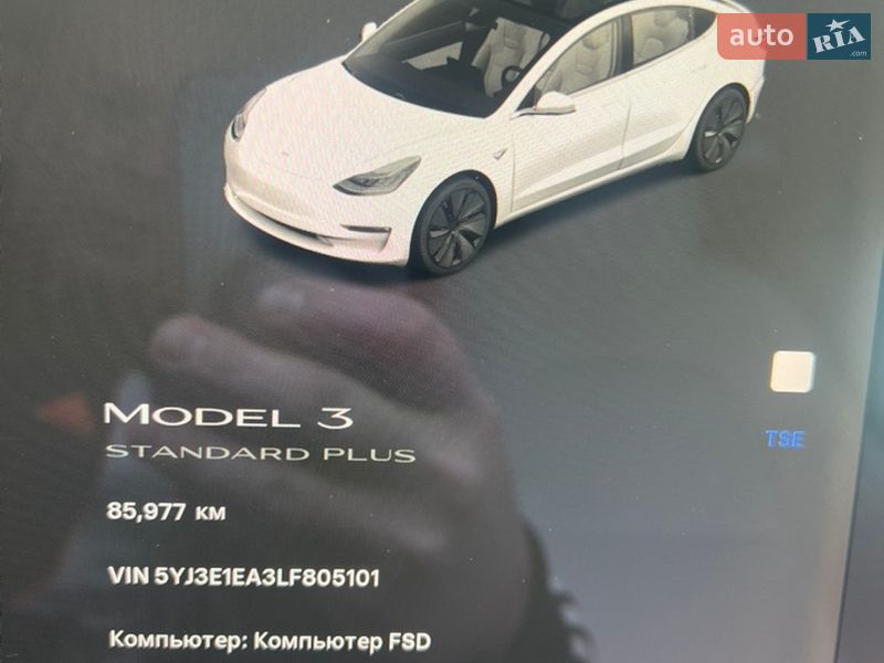 Седан Tesla Model 3 2020 в Збаражі