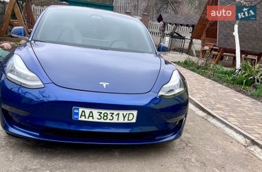 Седан Tesla Model 3 2020 в Києві