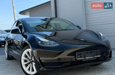 Седан Tesla Model 3 2023 в Дрогобичі