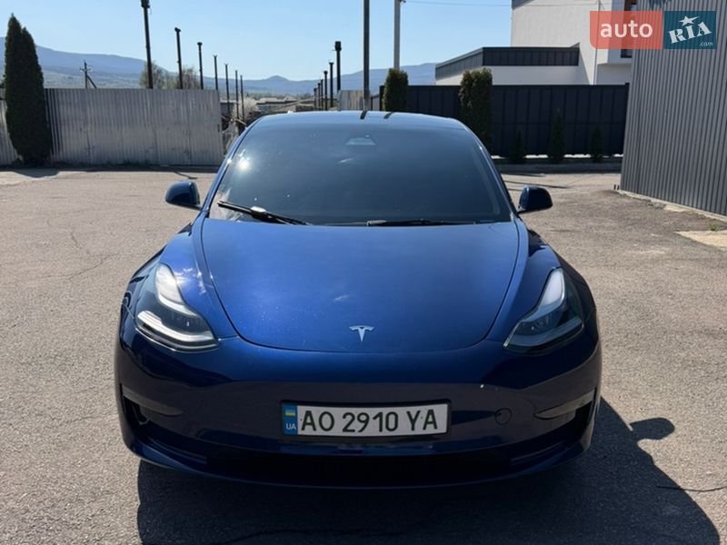 Tesla Model 3 2023
