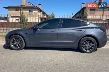 Седан Tesla Model 3 2022 в Киеве