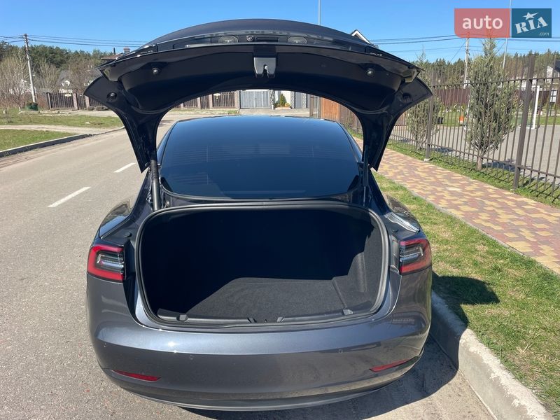 Седан Tesla Model 3 2022 в Киеве