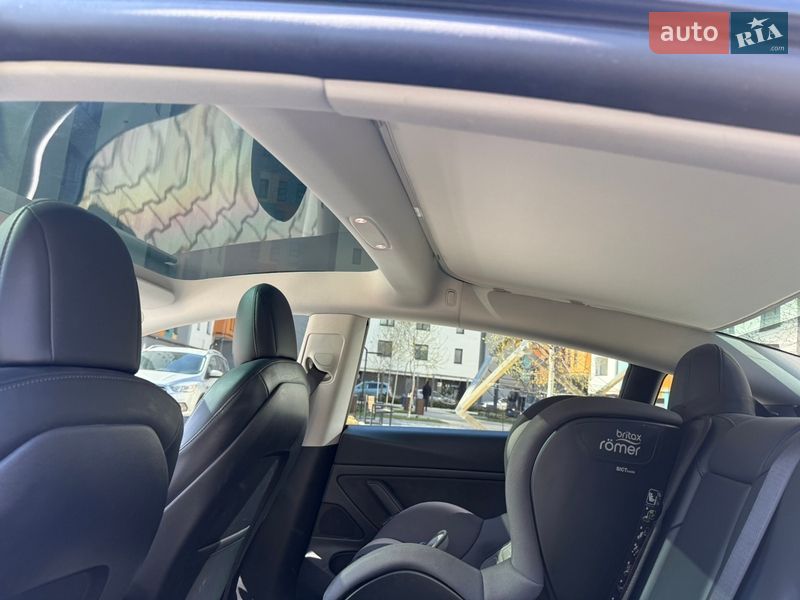 Седан Tesla Model 3 2021 в Ивано-Франковске