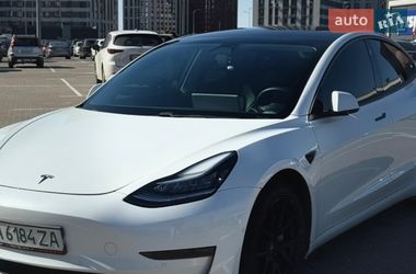 Седан Tesla Model 3 2020 в Киеве