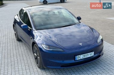 Седан Tesla Model 3 2024 в Львове