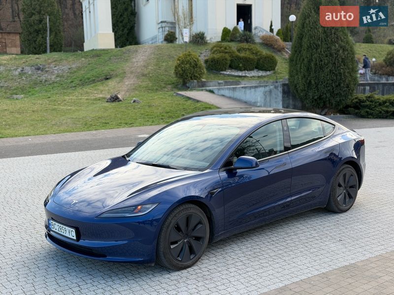Седан Tesla Model 3 2024 в Львове