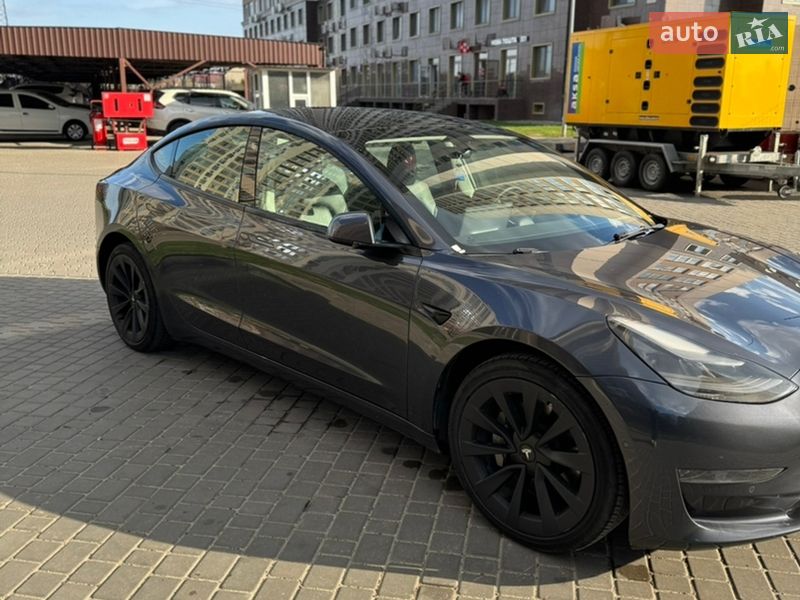 Седан Tesla Model 3 2022 в Одессе