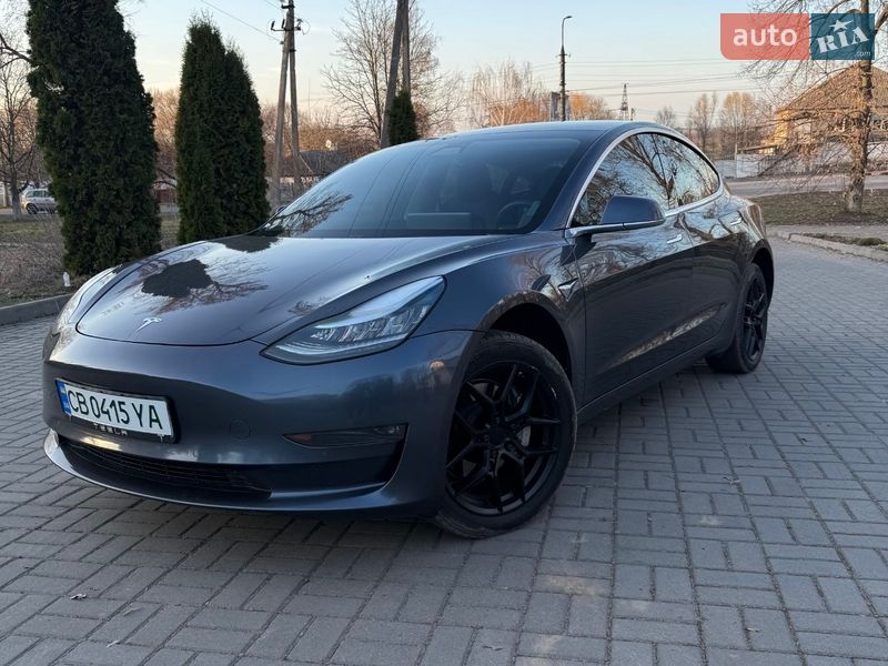 Tesla Model 3 2020