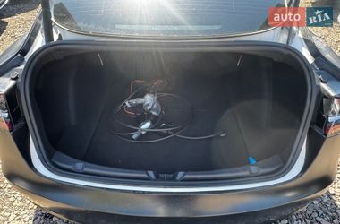 Седан Tesla Model 3 2020 в Киеве