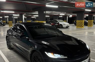 Седан Tesla Model 3 2024 в Ивано-Франковске