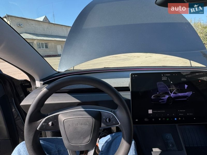 Седан Tesla Model 3 2024 в Ивано-Франковске