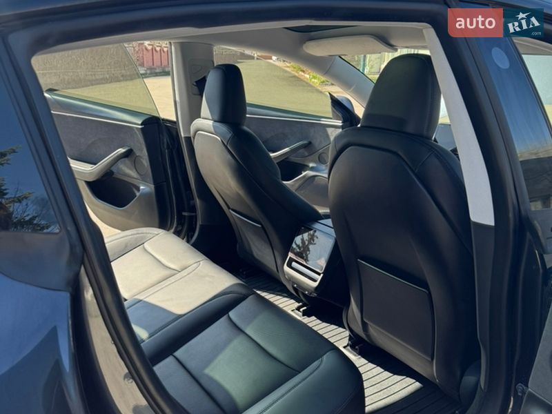 Седан Tesla Model 3 2024 в Ивано-Франковске