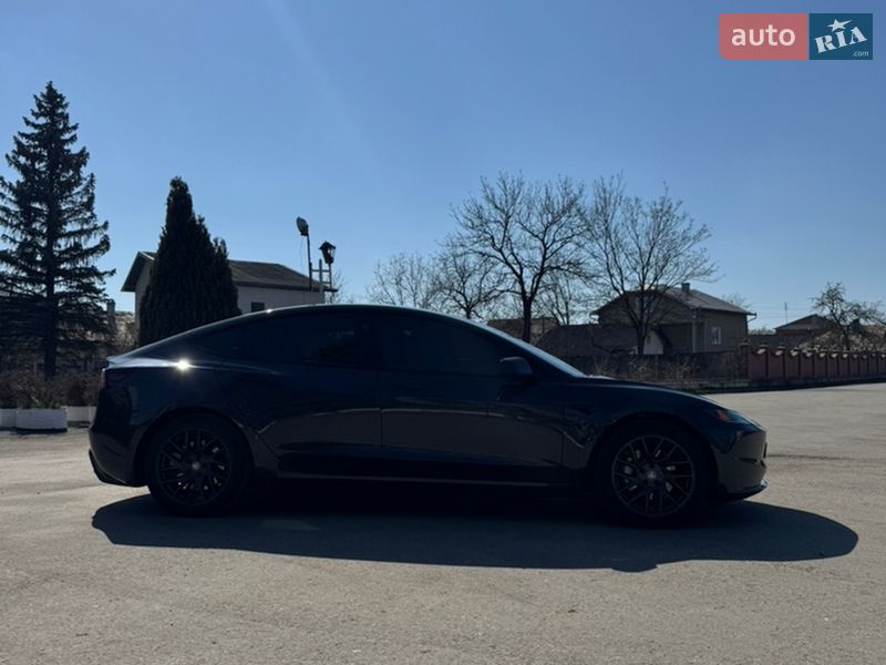 Седан Tesla Model 3 2024 в Ивано-Франковске
