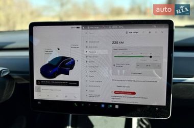 Седан Tesla Model 3 2020 в Львові
